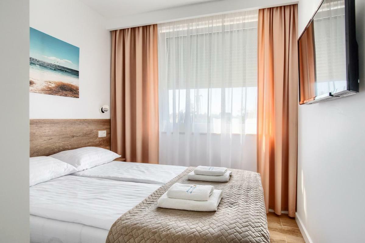 Apartament Przy Plazy / Klifowa Rewal Esterno foto