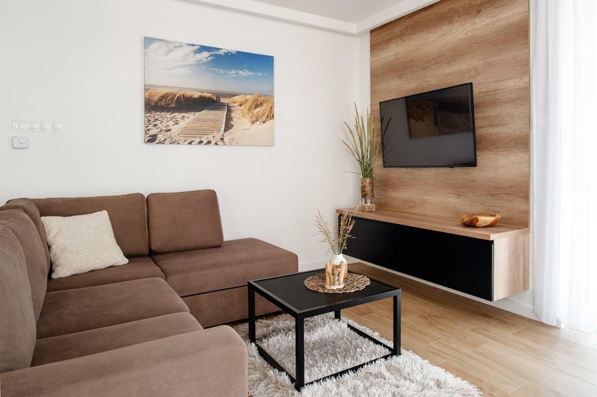 Apartament Przy Plazy / Klifowa Rewal Esterno foto